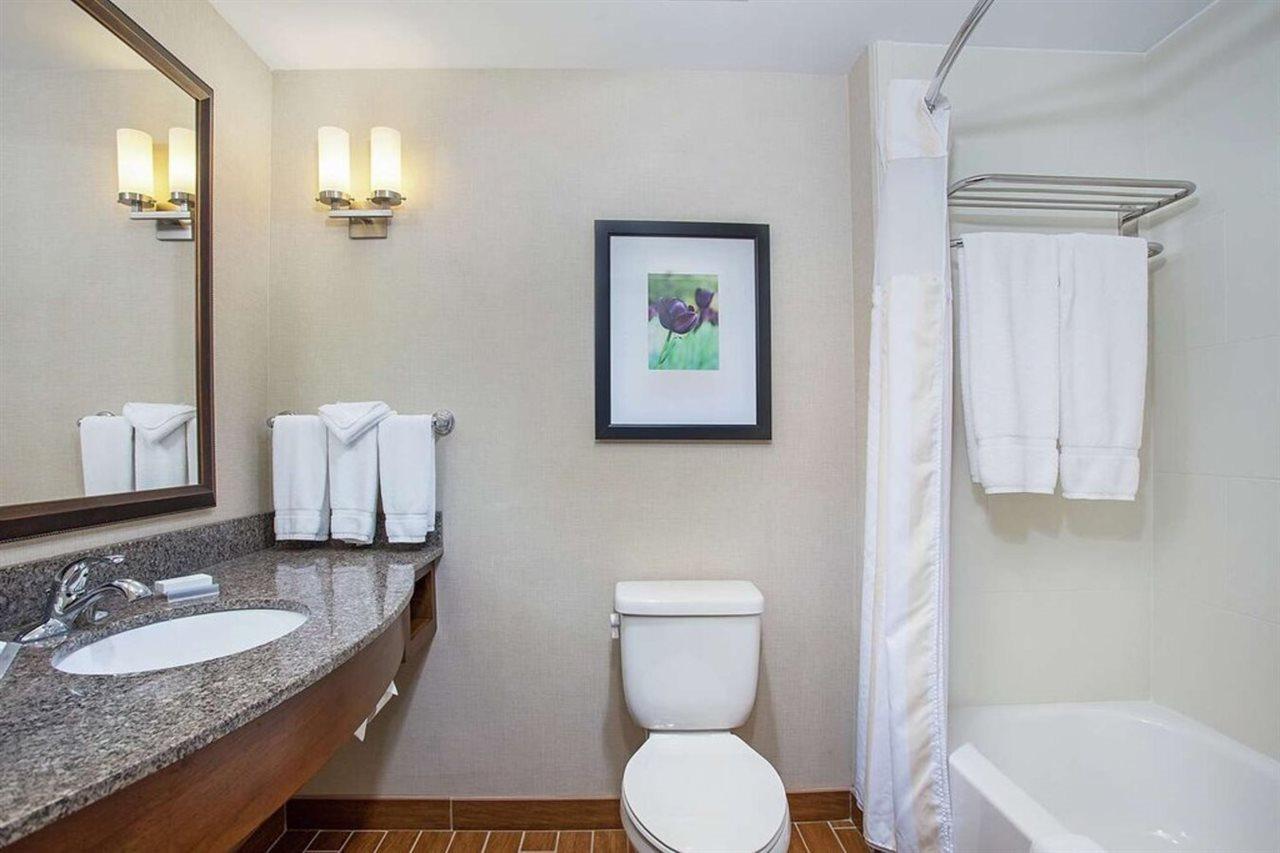 Hilton Garden Inn פייקוויל מראה חיצוני תמונה
