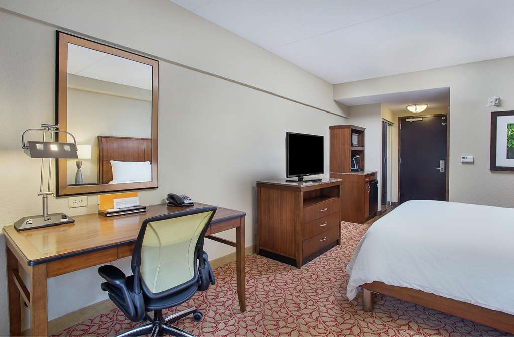 Hilton Garden Inn פייקוויל חדר תמונה