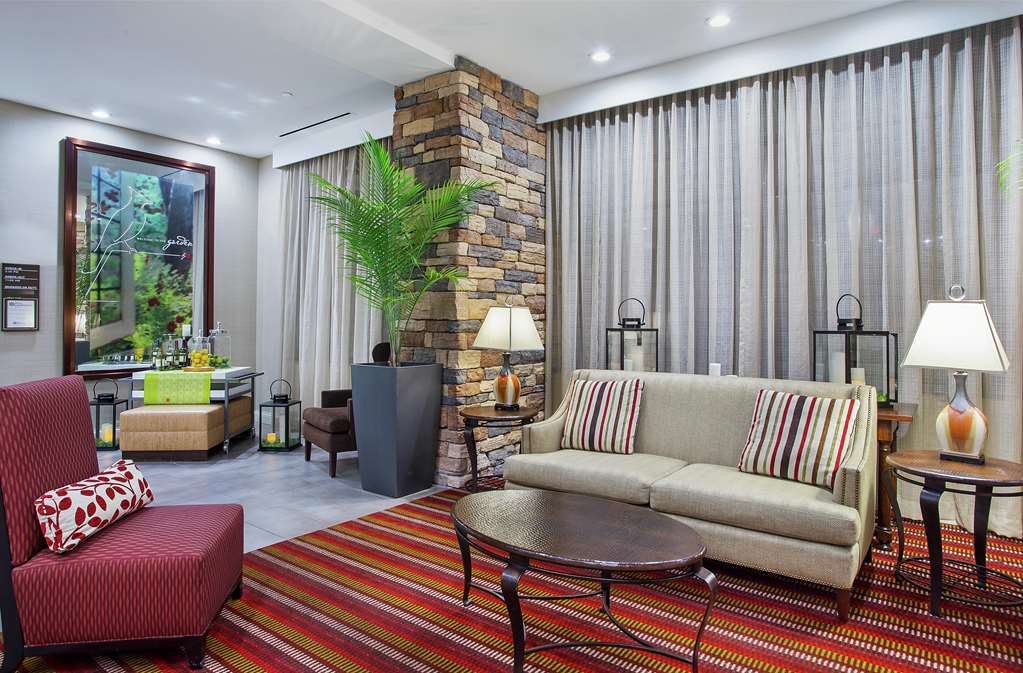 Hilton Garden Inn פייקוויל מראה פנימי תמונה